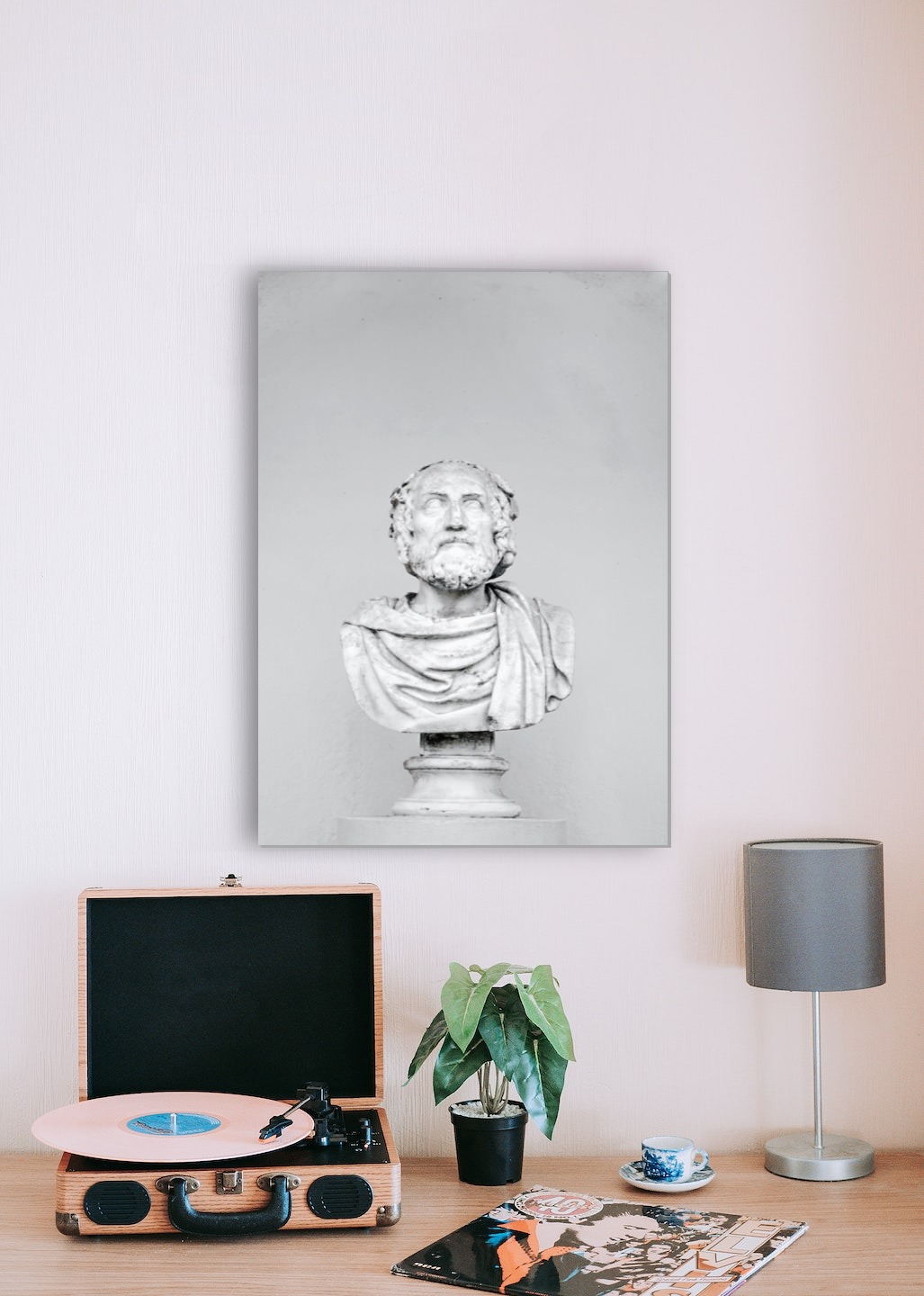 An artwork of a statue in the size 50x70