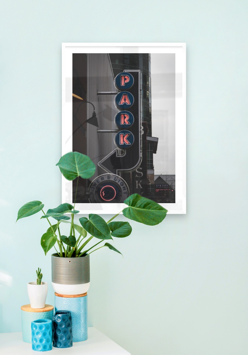 Gallery wall with picture frame in white in size 50x70 with print "Sign "Park""