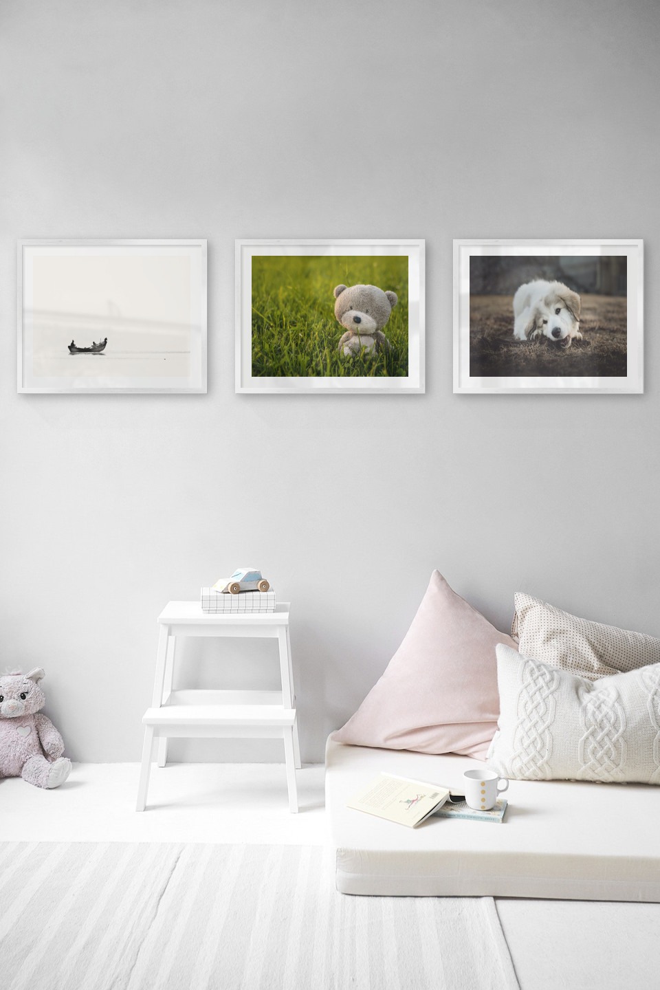 Gallery wall with picture frames in silver in sizes 40x50 with prints "People in boat", "Teddy bear in a field" and "Dog chewing"