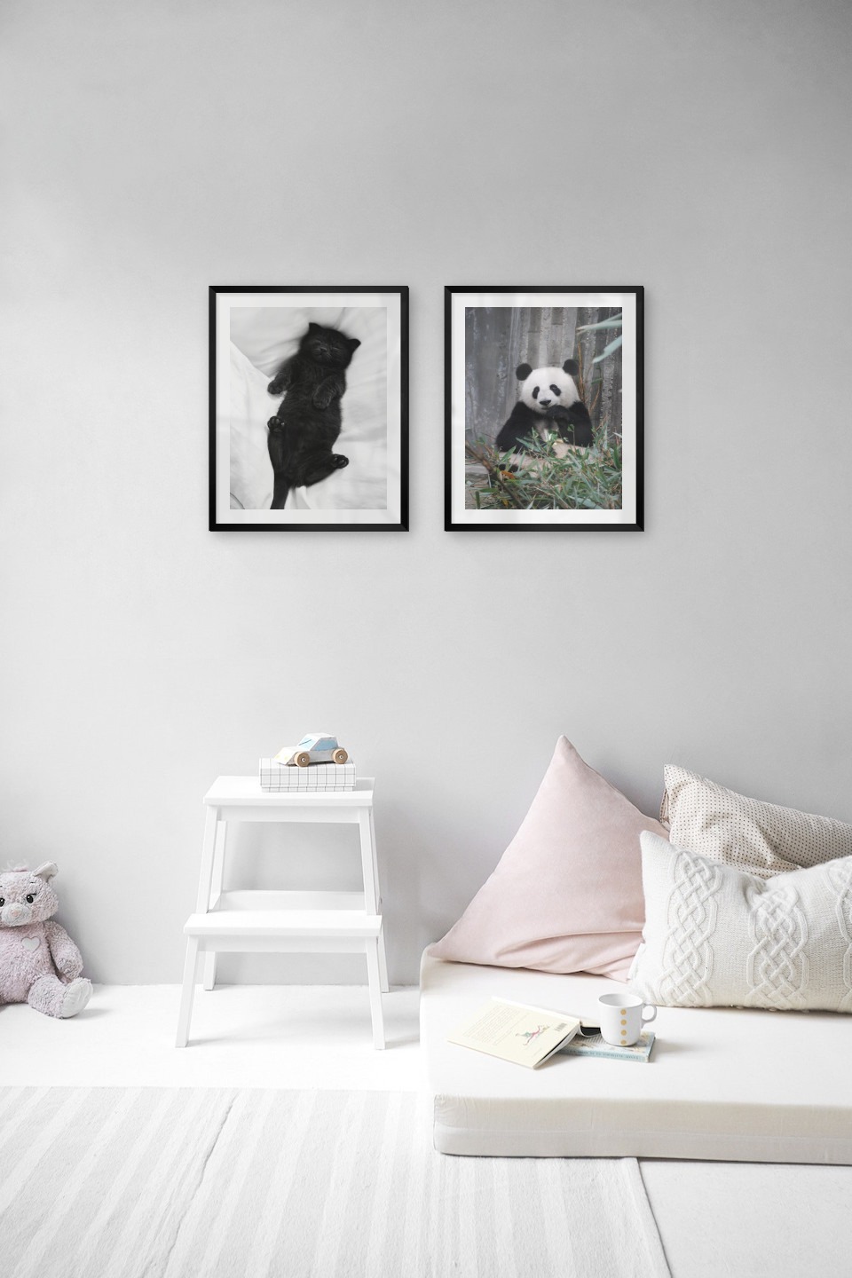 Gallery wall with picture frames in black in sizes 40x50 with prints "Cat in bed" and "Panda"