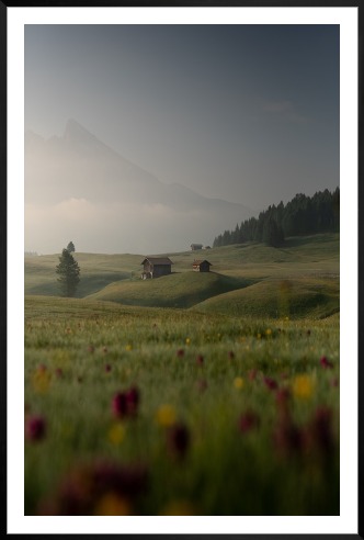 Gallery wall with picture frame in black in size 100x150 with print "Field with cottage"