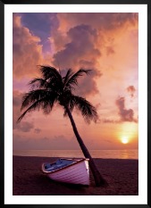 Gallery wall with picture frame in black in size 50x70 with print "Palm on the beach"