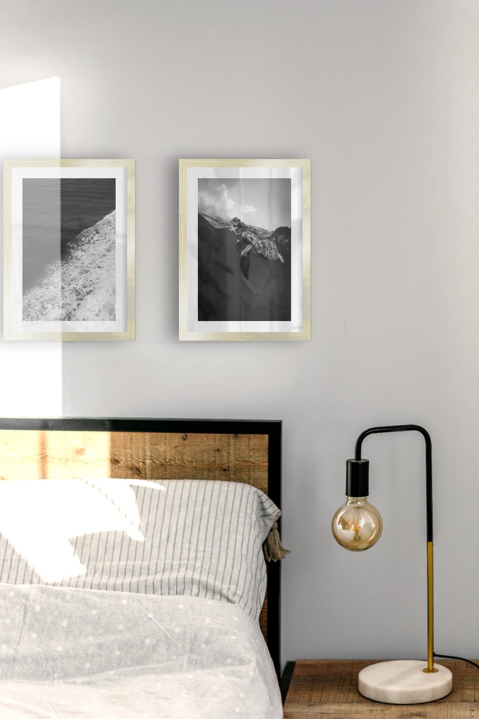Gallery wall with picture frames in gold in sizes 21x30 with prints "Swell from waves" and "Turtle"