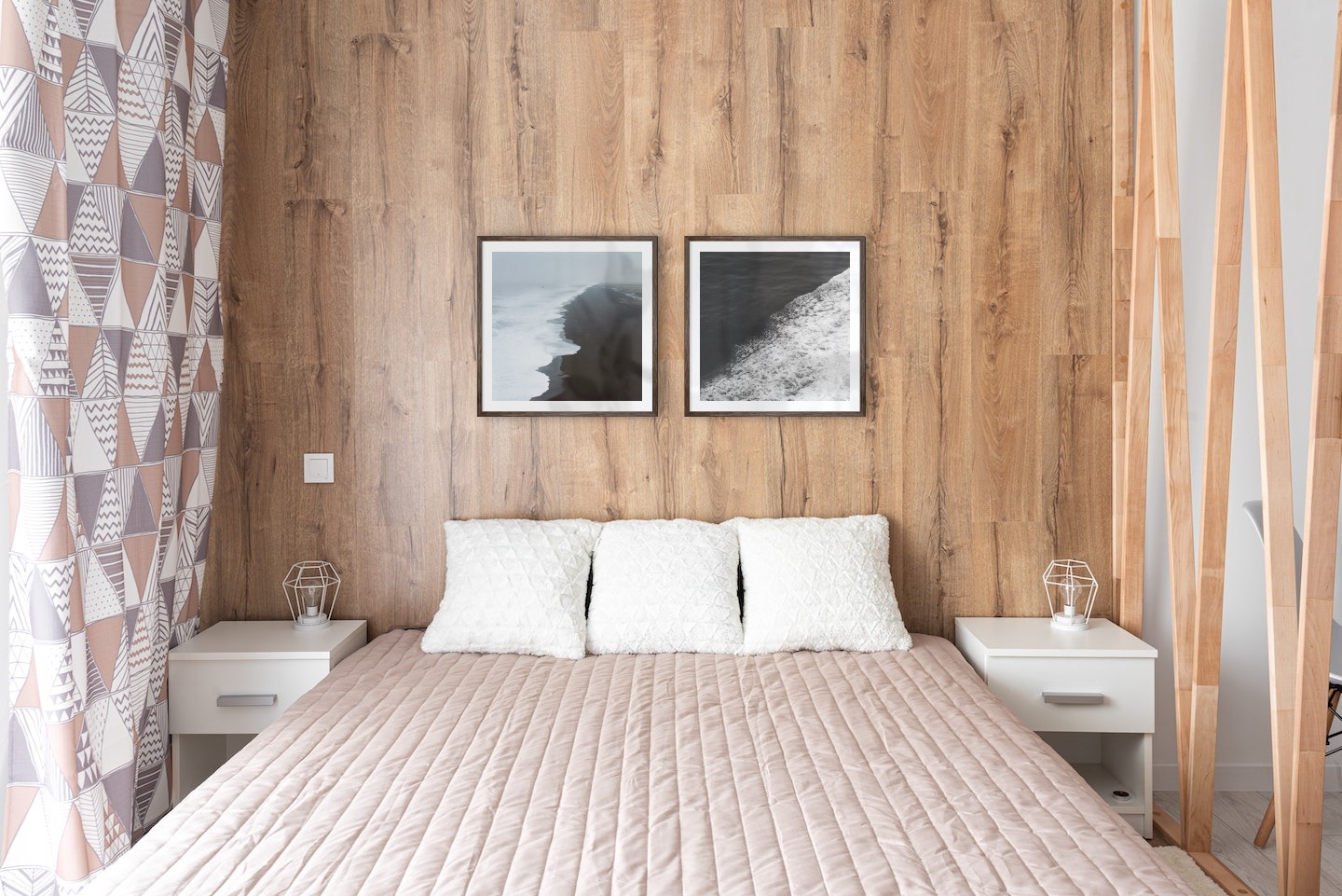 Gallery wall with picture frames in dark wood in sizes 50x50 with prints "Black beach" and "Swell from waves"