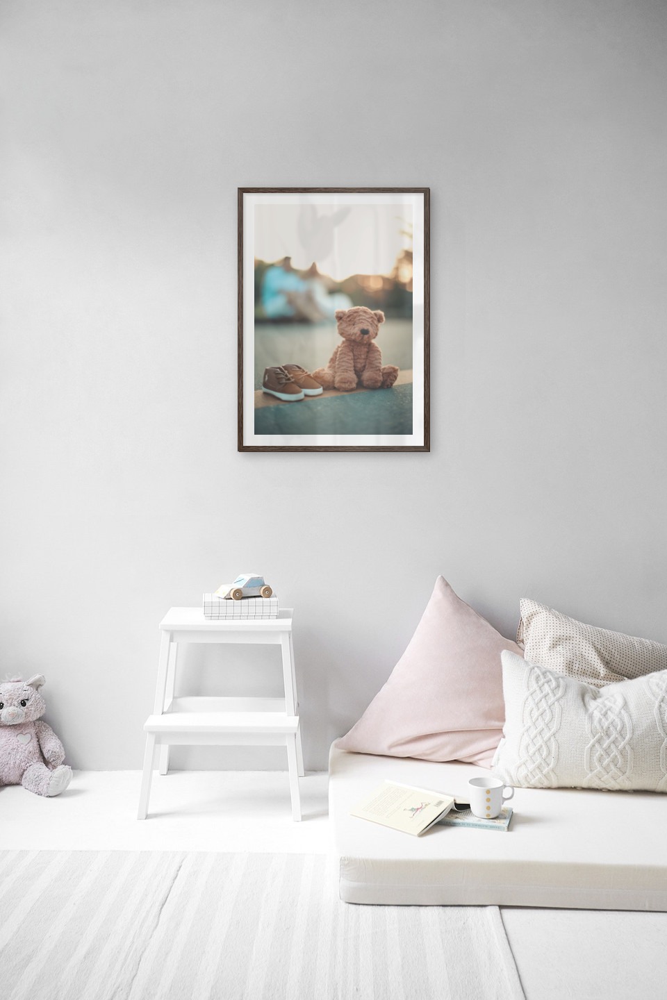 Gallery wall with picture frame in dark wood in size 50x70 with print "Teddy bear on the street"