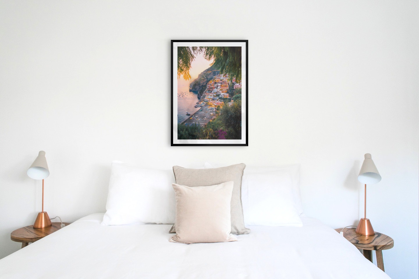 Gallery wall with picture frame in black in size 50x70 with print "City by the sea"