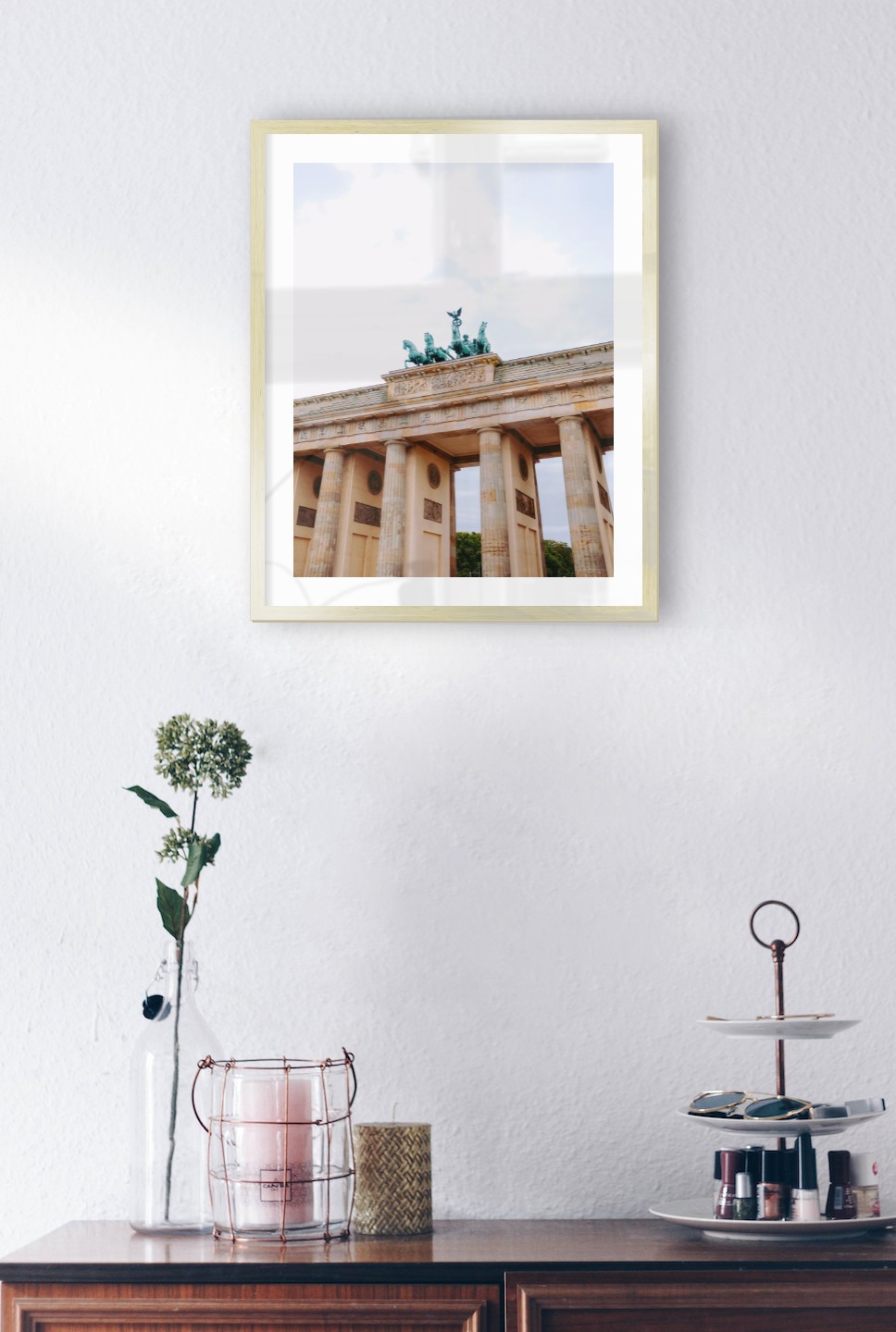 Gallery wall with picture frame in gold in size 40x50 with print "Berlin"