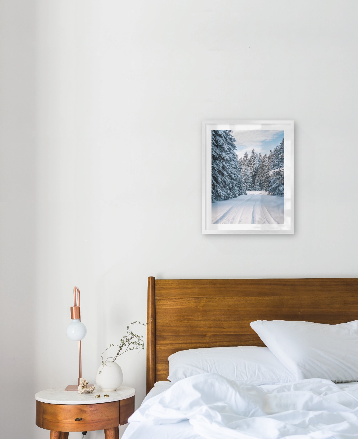 Gallery wall with picture frame in silver in size 40x50 with print "Snowy road"