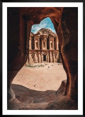 Gallery wall with picture frame in black in size 50x70 with print "Petra in Jordan"