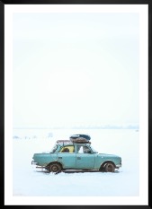 Gallery wall with picture frame in black in size 50x70 with print "Car in snow"
